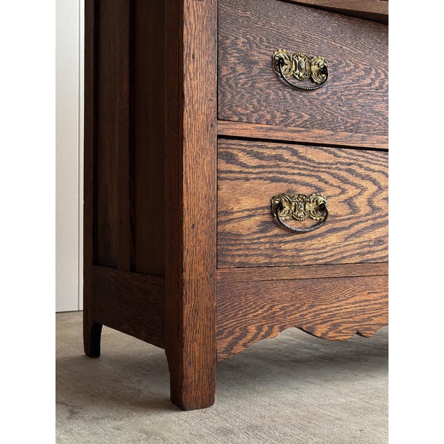 Antique Quarter-Sawn Oak Chest of Drawers With Serpentine Front For Sale - Image 15 of 18
