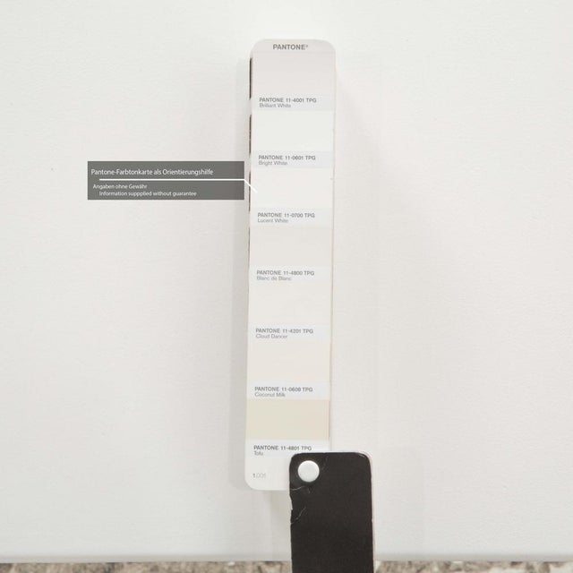 Coffee or Side Table in White Leather from Minotti For Sale - Image 5 of 9