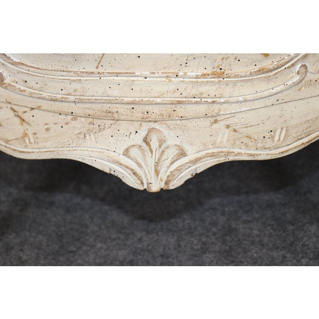Pair of Antique Italian Rococo Style Parcel Gilt Paint Decorated Commodes For Sale - Image 12 of 16
