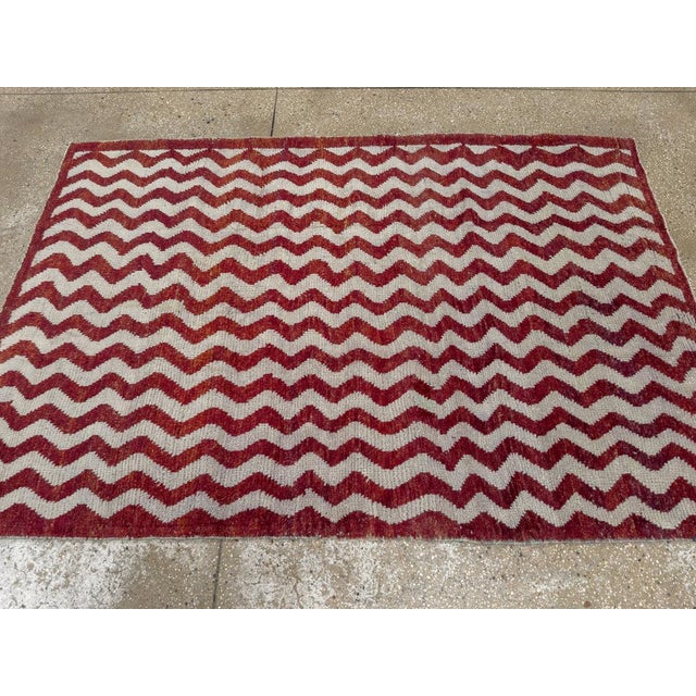 Galerie Shabab Collection Mid-20th Century Turkish Anatolian Accent Rug For Sale In New York - Image 6 of 10