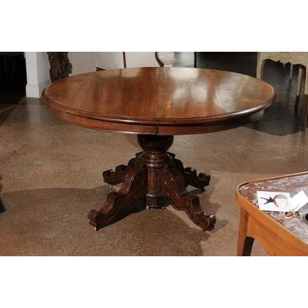 French Napoléon III Walnut Pedestal Table with Carved Feet from the 1850s For Sale - Image 4 of 7