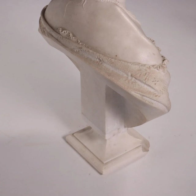 Bust of a Woman in White Carrara Marble, Italy, 19th Century For Sale - Image 11 of 12