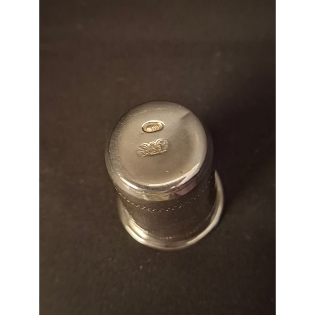 Silver Late 19th Century Turn-of-the-Century Imperial Russian Hand-Engraved 84 Silver Shot Cup by Israel Zakhoder For Sale - Image 8 of 14