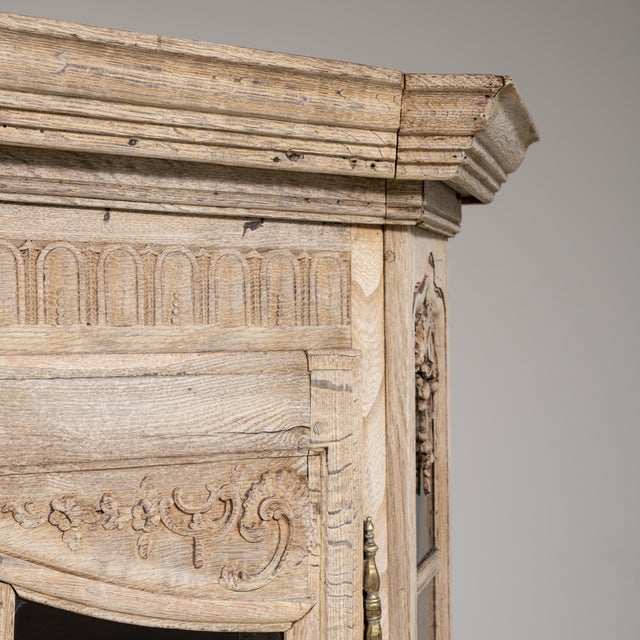 Provençal Oak Vitrine, Rustic Charm, French Rustic Design, France, Circa 1820 For Sale - Image 12 of 17