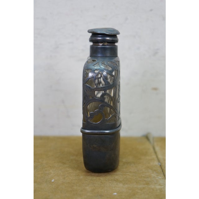 Antique Art Nouveau Sterling Silver Grapevine Pocket Hip 3/4 Pint Flask 5" For Sale - Image 4 of 15