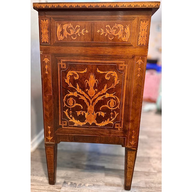18th-Century Italian Wooden Inlay Dresser For Sale - Image 11 of 17