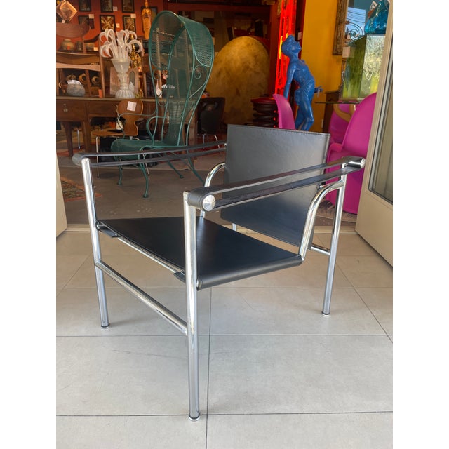 The Le Corbusier chair LC1 - Sling Chair, originally titled Basculant, was the result of Le Corbusier experimenting with...
