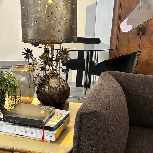 Mid-Century Modern Large Sculptural Brass Table Lamp with Floral Base, 1970s For Sale - Image 3 of 6