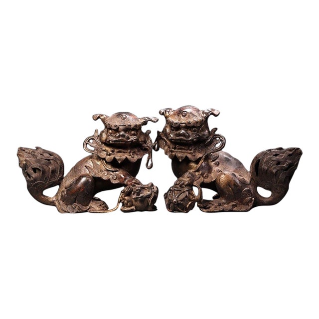 Pair of Antique Gilt Bronze Guardian Lion Figurines, 7400g Total, High Relief For Sale