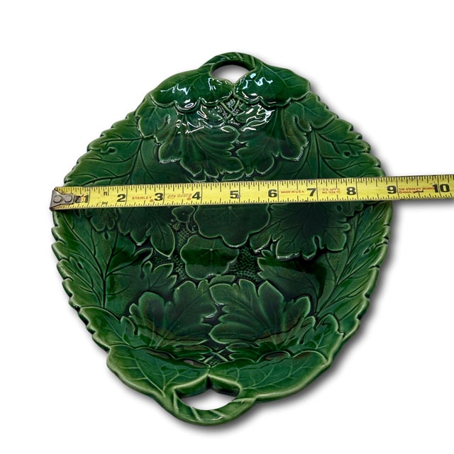 Beautiful Early 1900s Antique Green English Embossed Leaf Majolica Two Handle Serving Tray - 12 Inches Long For Sale - Image 10 of 13