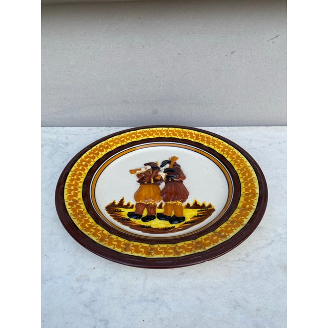 French Faience Plate Musiciens signed Quimper circa 1950. Diameter / 10 inches.