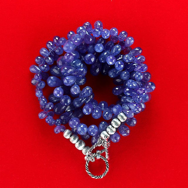 This is part of Chairish’s Fine Jewelry assortment. Introducing the 19-Inch Graduated Tanzanite Necklace – a stunning...