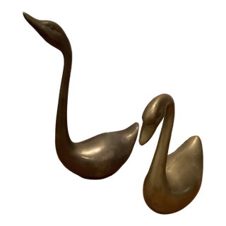 Mid Century Modern Pair of Vintage Solid Brass Swan Figurines For Sale