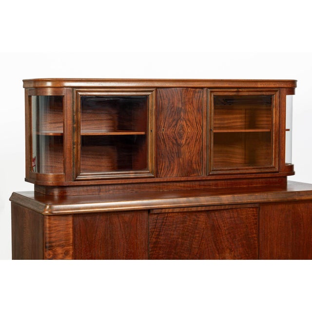 Art Deco Figured Walnut Sideboard Buffet or Bar Cabinet With Vitrine, Circa 1930 For Sale In Detroit - Image 6 of 18