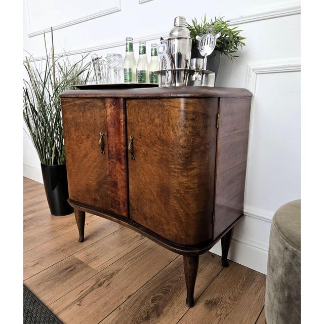 1940s Italian Art Deco Walnut Burl and Mirror Mosaic Dry Bar Cabinet by Paolo Buffa, 1940s For Sale - Image 5 of 12