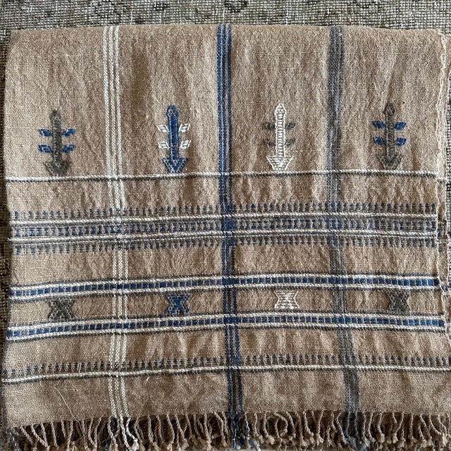 Mid-Century Modern Akriti Sand Wool Throw For Sale - Image 3 of 5