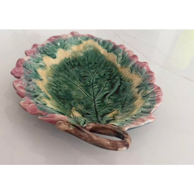 An exceptional, highly collectible late 19th-century American antique Etruscan Majolica "Begonia Leaf" platter or serving...