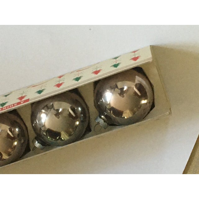 Vintage Shiny Brite Ombre Glass Christmas Tree Ornaments in Original Tray- Set of 5 For Sale In Columbia, SC - Image 6 of 12