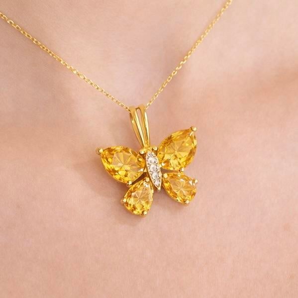 Add a golden touch of sunshine to your jewelry collection with this 925 Sterling Silver Citrine Pendant. Featuring a...
