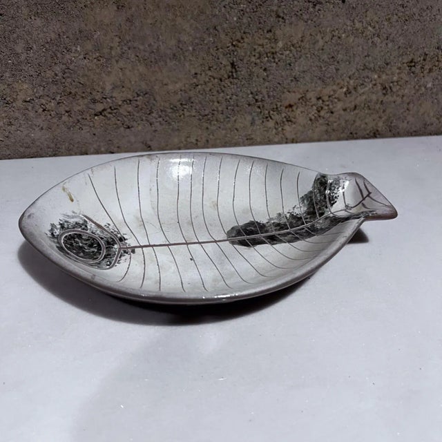 Brown Mid-Century Modern Ceramic Fish Plate by Tackett & Fujita, 1960s For Sale - Image 8 of 13