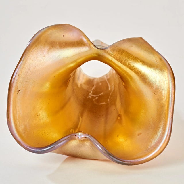 Art Nouveau Mid 20th Century Tiffany Style Calla Lily Art Glass Lamp Shade For Sale - Image 3 of 8