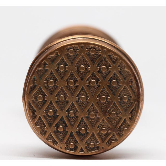 This Vernacular field style door knob was made by Kenton Lock Co. in the 1892 catalog. It is part of the D-12310 Royal...