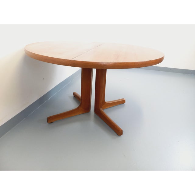 Vintage Scandinavian Round Teak Dining Table, 1960s For Sale - Image 4 of 18