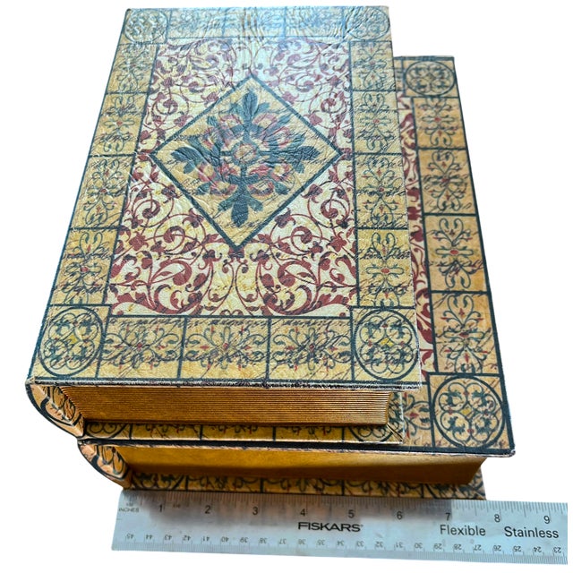 Pair of Trompe L’Oeil Faux Book Boxes in the Italian Florentine Style, 11" For Sale - Image 12 of 15