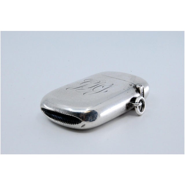 Plain Silver Matchbox with Hinged Lid, in Good conditions. Designed 1920 to 1949