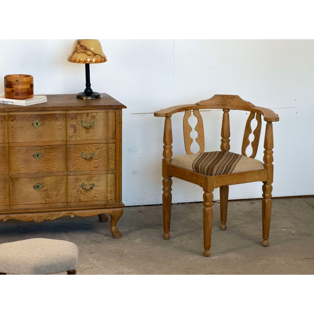 Mid-Century Modern Scandinavian Modern Corner Chairs in Oak by Henning Kjærnulf, Denmark, 1960, Set of 2 For Sale - Image 3 of 12