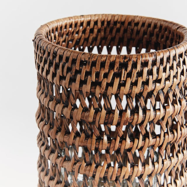 Kenneth Ludwig Chicago Burma Rattan Hurricane Small For Sale - Image 4 of 5