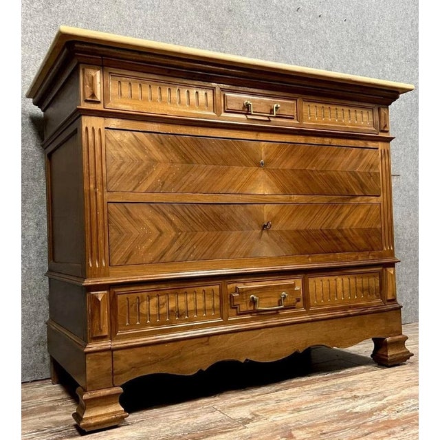 Napoleon III Chest of Drawers in Walnut, 1850, in Good conditions. Designed before 1890
