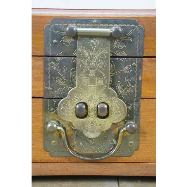 Late 20th Century George Zee Chinese Chinoiserie Rosewood Brass Longevity Jewelry Chest Box 12" For Sale - Image 6 of 17