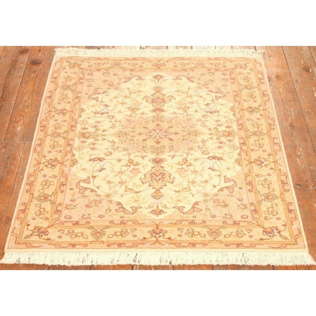 Middle Eastern Rug in Wool For Sale - Image 4 of 11
