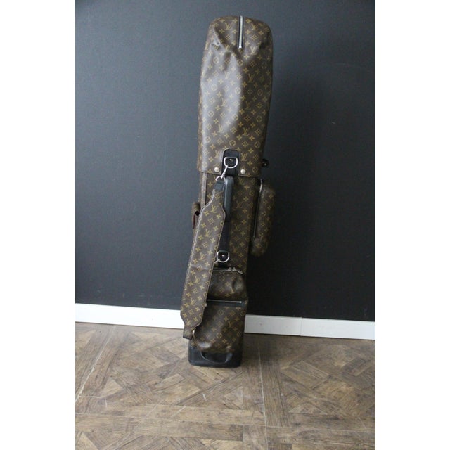 Louis Vuitton Golf Bag, Limited Edition, 2010s For Sale - Image 3 of 18