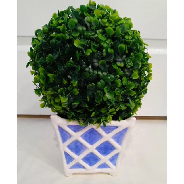 Regency Blue and White Diamond Lattice Pattern Dana Gibson Style Small Ceramic Cache Pot For Sale In West Palm - Image 6 of 7