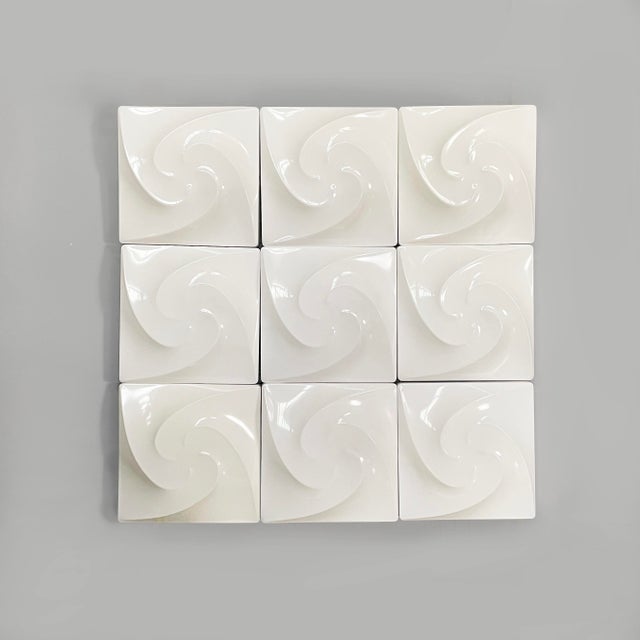 Italian Modern Spiral Shape Modular Wall Lamps in White Acrylic Glass, 1980s, Set of 9 For Sale - Image 11 of 11