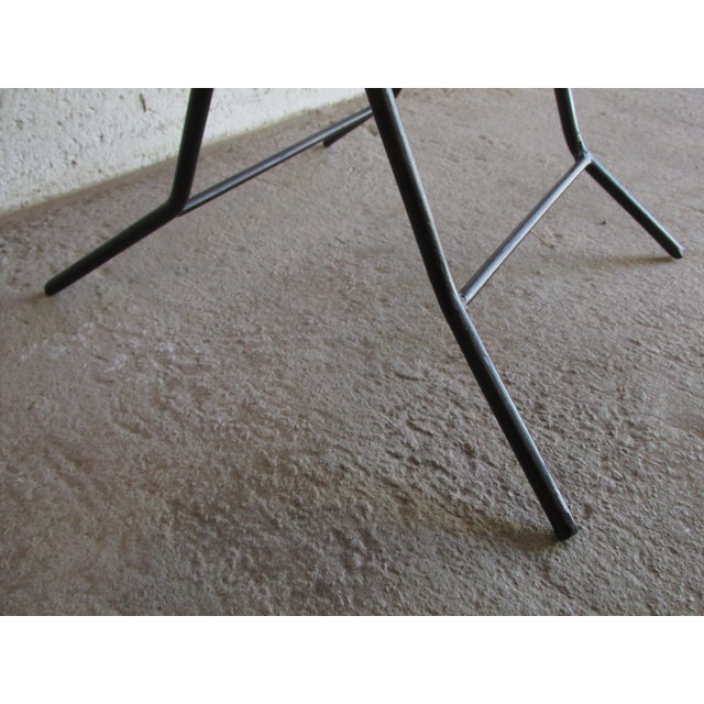 Vintage 1960s Italian Painted Wicker and Steel Folding End / Tray Table For Sale In New York - Image 6 of 9