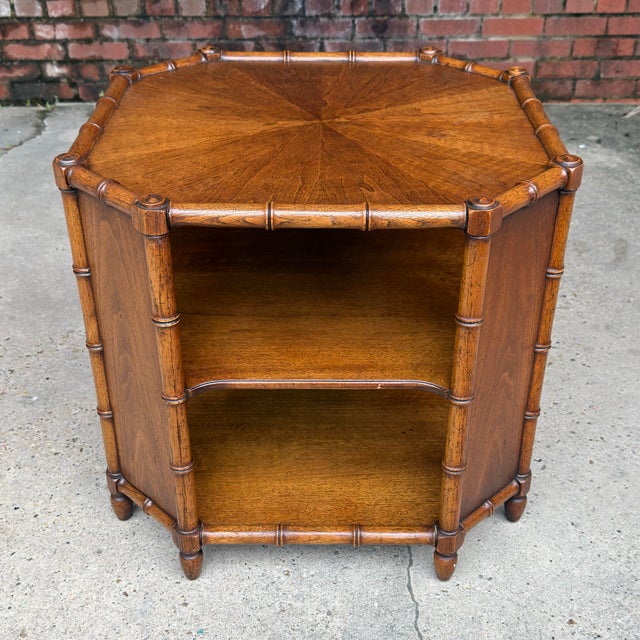 Chinoiserie 1970s Henredon Attributed Faux Bamboo Octagonal Tiered Side Table - Palm Beach Regency Style For Sale - Image 3 of 12