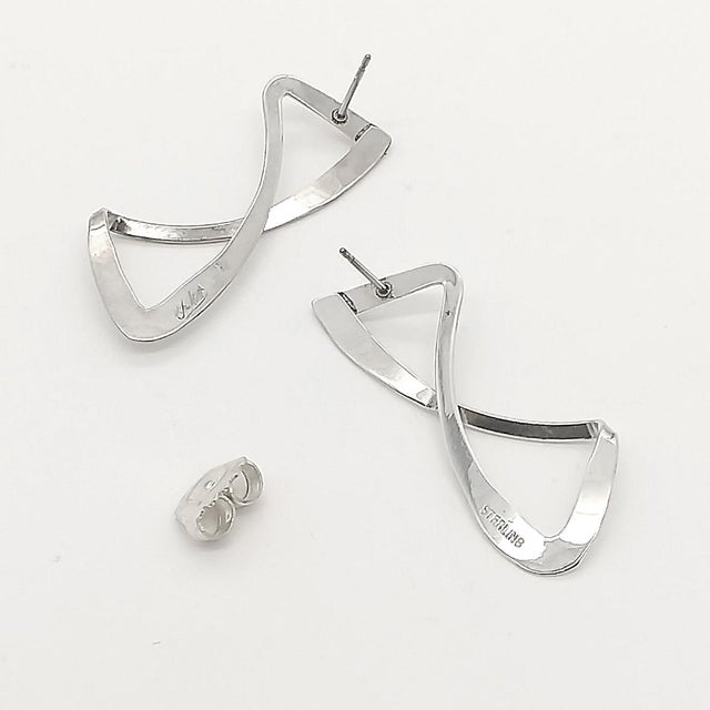 2000 - 2009 Modernist Silver Dangles, Hammer Formed Gerhard Herbst Studio Earrings- Set of 2 For Sale - Image 5 of 6