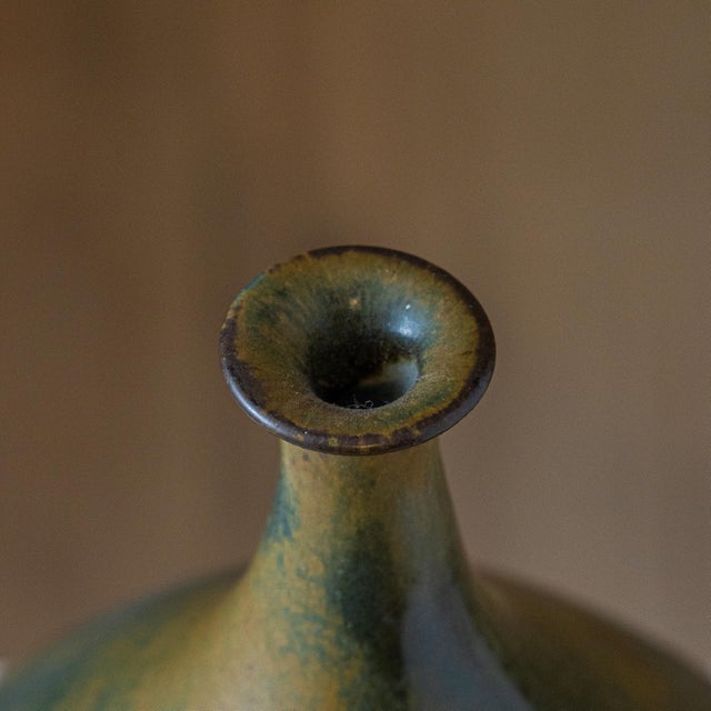 Bottle Green Mid-Century Modern Studio Pottery Teardrop Bottle Vase Signed Ms 17 For Sale - Image 8 of 10