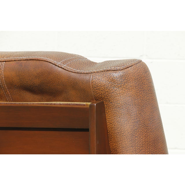 1970s Sculptural Brown Leather Sofa With Solid Wood Frame, Modernist Postmodern Lounge Couch Design For Sale - Image 12 of 18