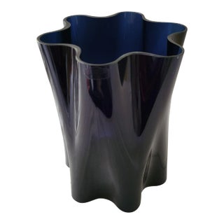 1980s Scandinavian Modern Nuutajarvi Notsjo Deep Blue Cobalt Wave Vase For Sale