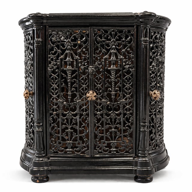 Antique French Decorative Fireplace Insert with Ornate Cast Iron in Black, 1900s For Sale - Image 4 of 9
