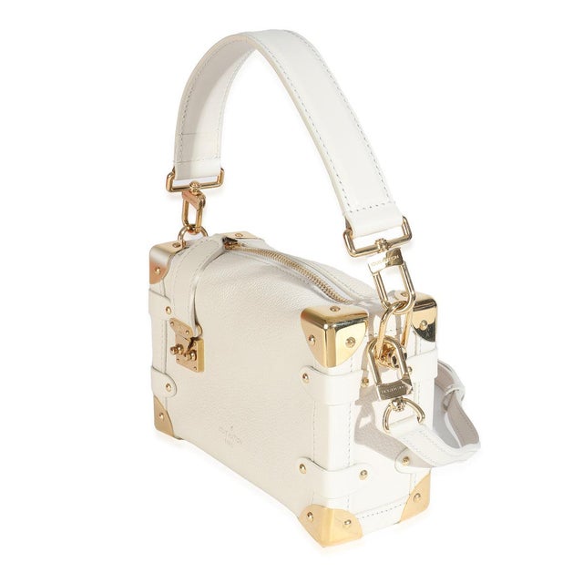 Item #: 148371 Exterior Material: Leather MSRP: 4,100 Interior Material: Microfiber Size: PM Handbag Closure Type: Push...