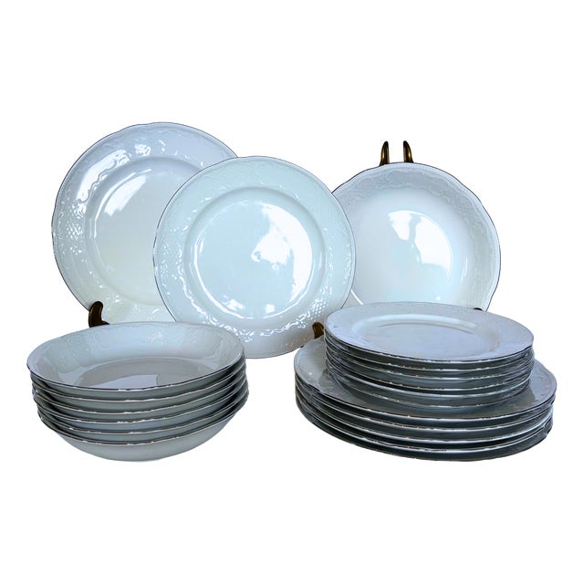 Marie-Luise Style White Embossed Porcelain Dinner Service for 6 with Platinum Rim from Seltmann Weiden Bavaria, 1960, Set of 18 For Sale