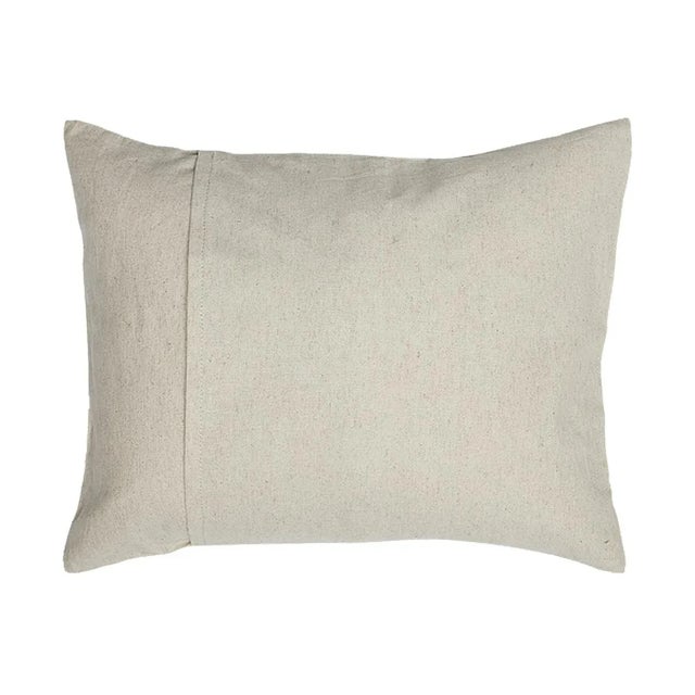 Pair of 12" x 16" Linen cushions with the pattern "Grands Pavots" from Antoinette Poisson's domino papers collection. Duck...