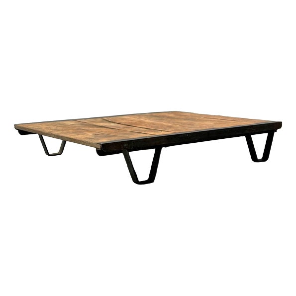 Vintage Industrial Palette Coffee Table in Wood and Steel, Germany, 1930s For Sale