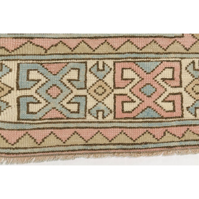 Turkish Vintage Turkish Medallion Rug, Hand-Knotted Wool, Dusty Pink and Cream For Sale - Image 3 of 10