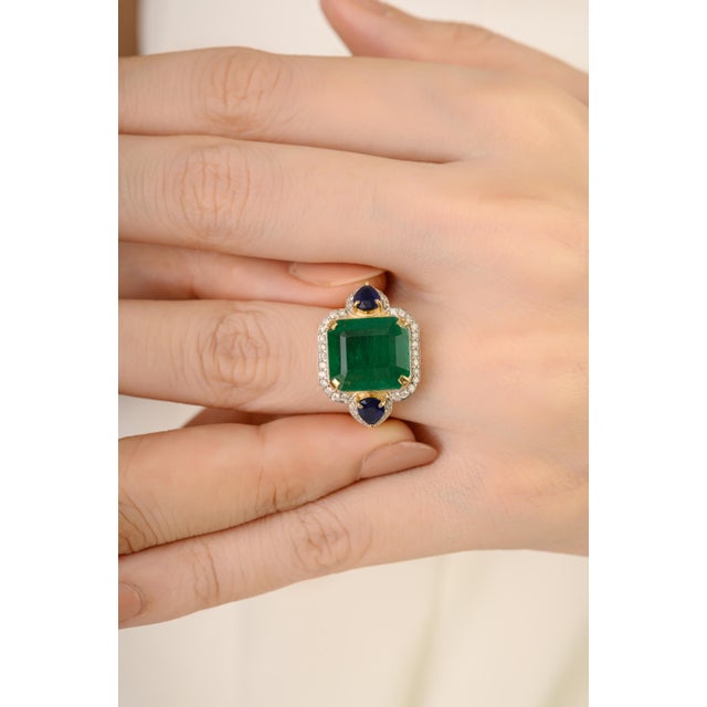 Blue 6.53 Carat Emerald Sapphire & Diamond 14k Gold Vintage Statement Ring Size 8 For Sale - Image 8 of 17
